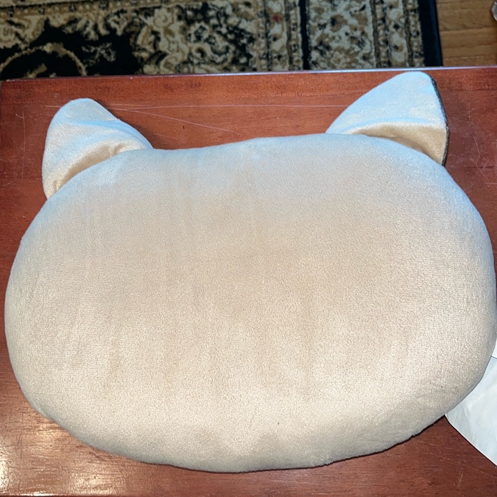Cat Face Plush Pillow - Picture 2 of 2